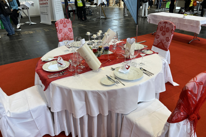 2024_02_03_gedeckterTisch02