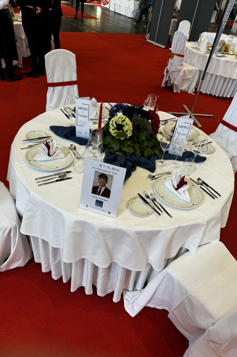 2024_02_03_gedeckterTisch03