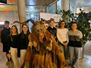 Nikolo und Krampus im Internat