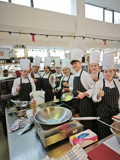 KTS kocht am Villacher Wochenmarkt.