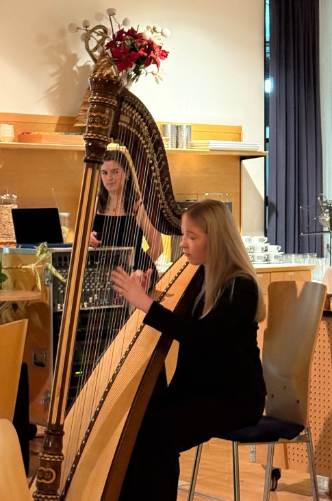 2025_12_weihnachtsfeier_internat05